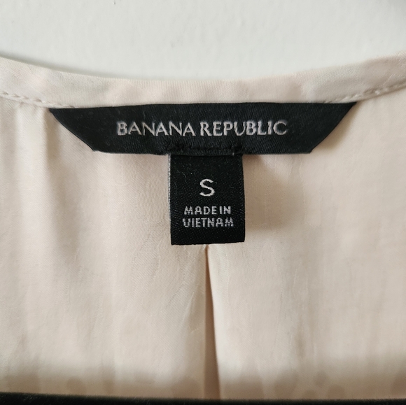 Banana Republic beige blouse size S - Picture 3 of 4